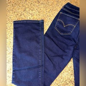 Levi’s 725 High Rise Bootcut Jeans